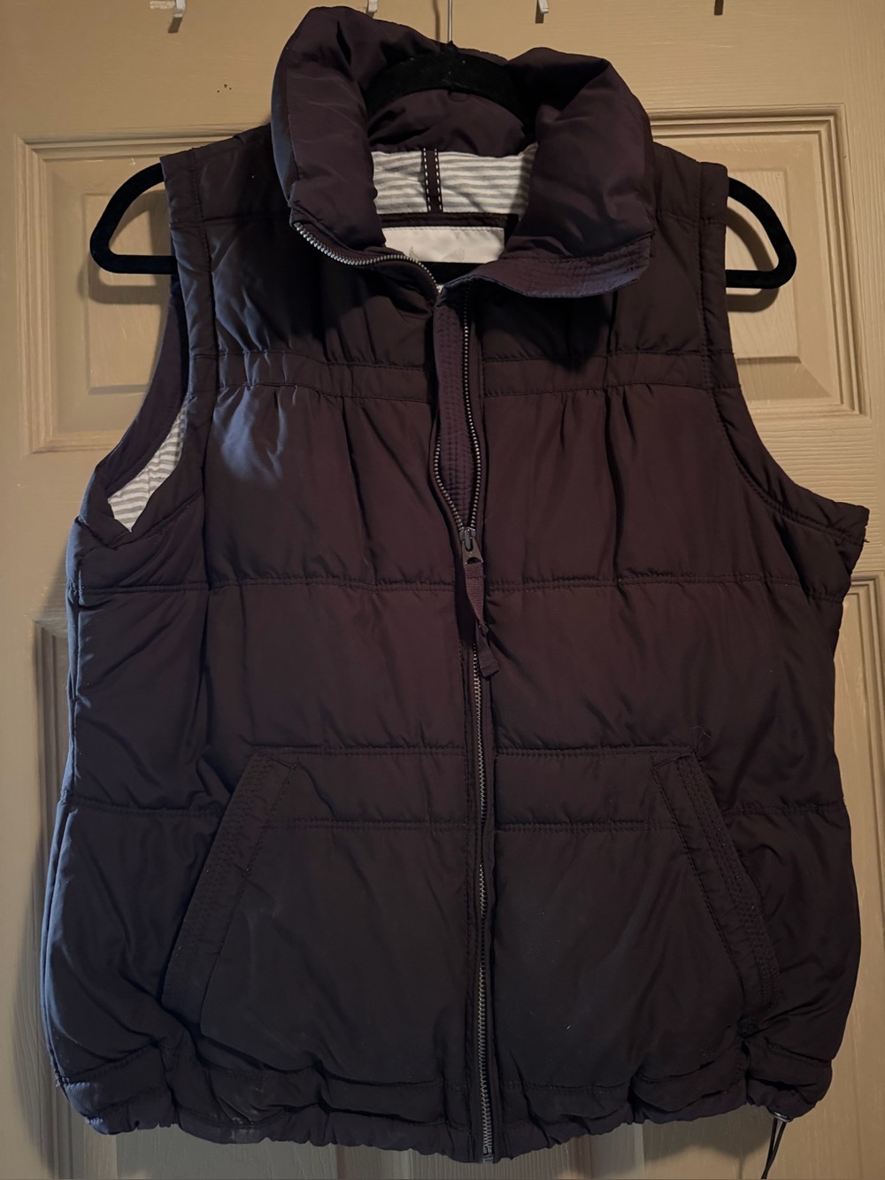 Women’s American Eagle puff vest size large